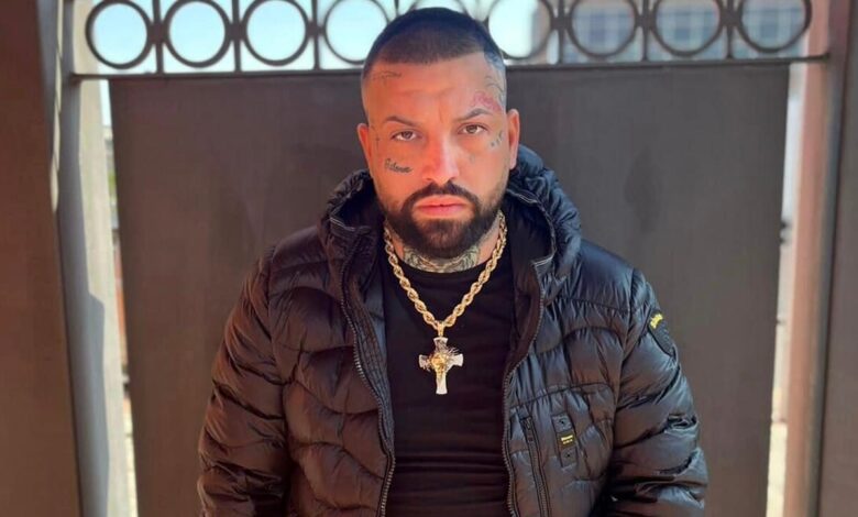 La polizia ha arrestato a Milano, il rapper Vincenzo Pandetta, in arte Niko è stato arrestato per spaccio ed evasione