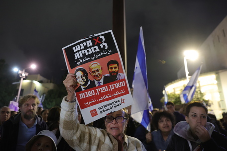 Netanyahu blocca manifestazione