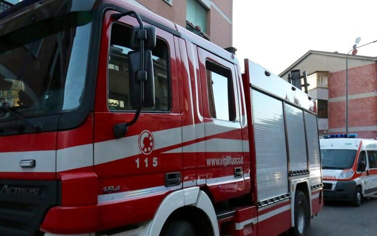 Nell'incendio scoppiato a Catania, in viale Angelo Vasta, è morta una persona. Il rogo è avvenuto nel pomeriggio di oggi, 9 gennaio.