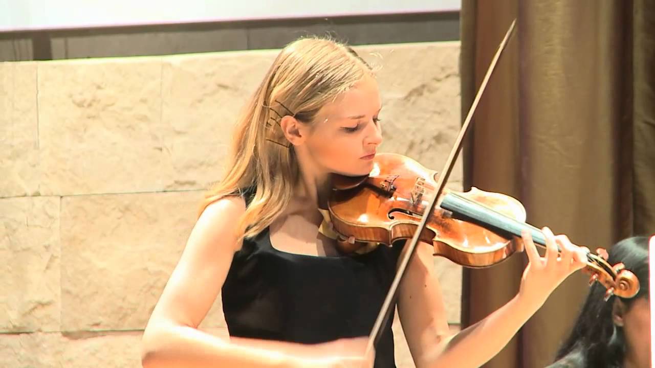 Sanremo 2023 Laura Marzadoni violino