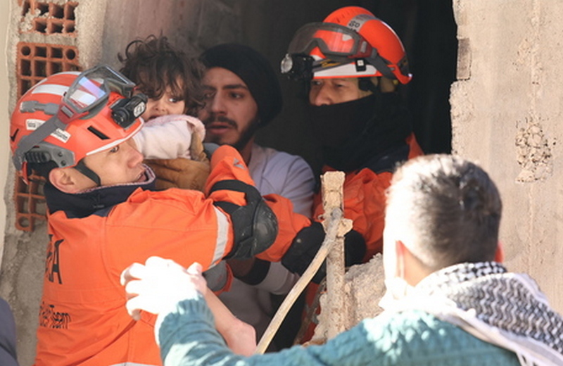terremoto turchia madre figlio salvati