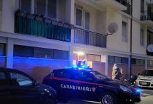 uccide padre suicidio Livorno