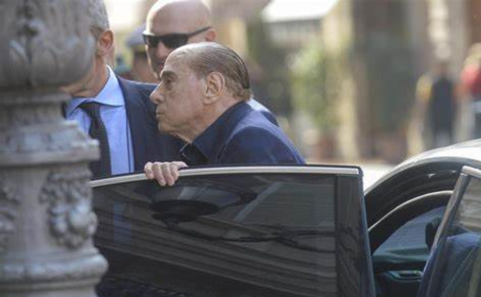 Silvio Berlusconi dimesso San Raffaele