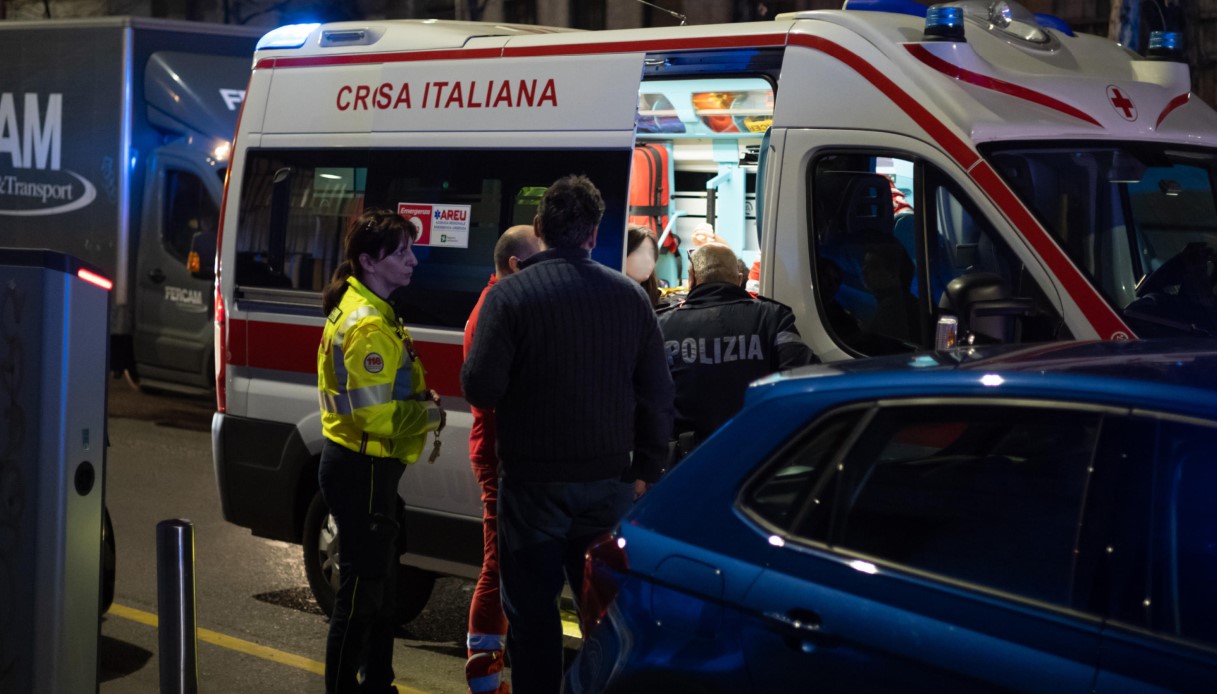 Milano passanti accoltellati arrestato