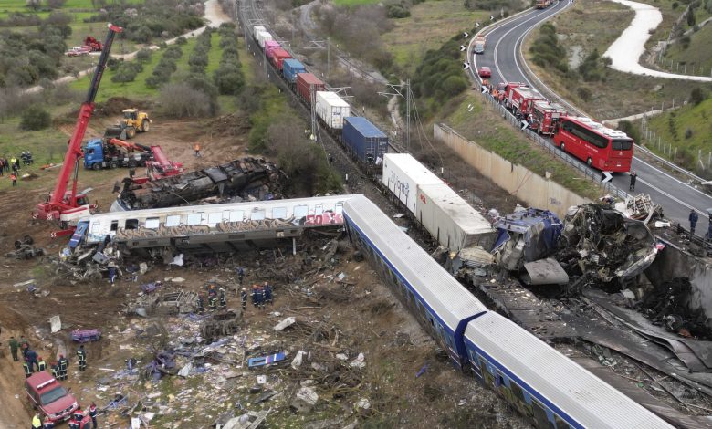 incidente-treni-grecia-morti-feriti