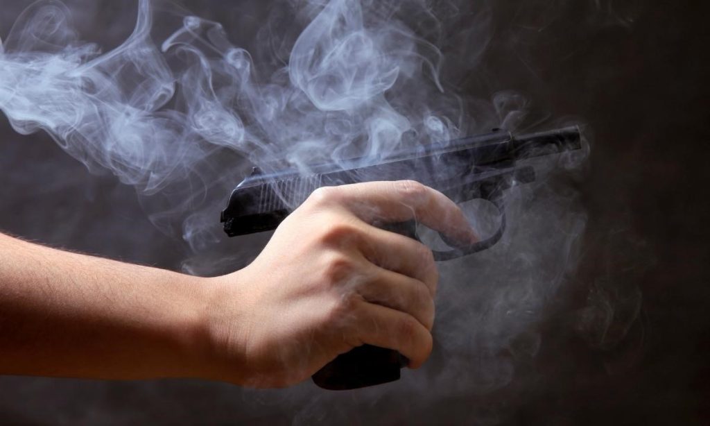 napoli tenta uccidere negoziante arrestato 25 maggio