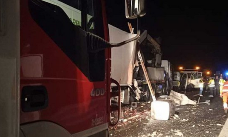 camion contro cantiere autostrada a14 morto cosa è successo