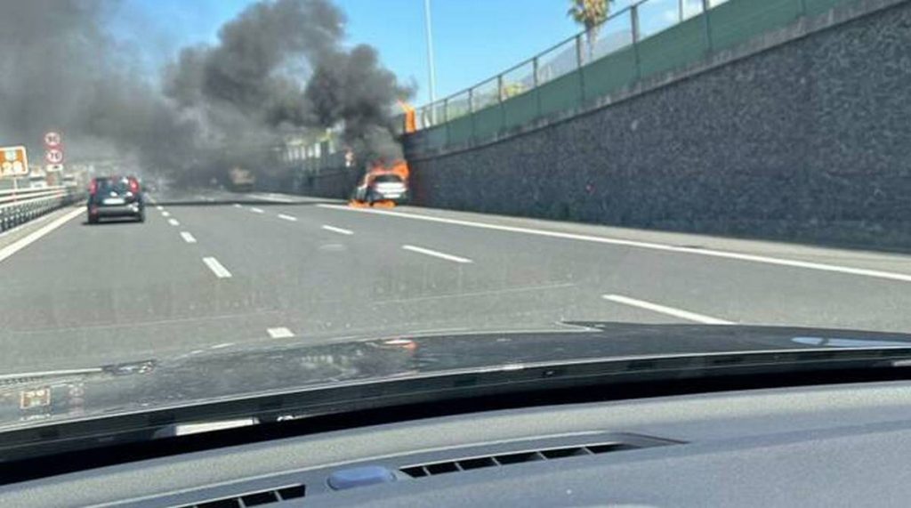 incendio auto autostrada a3 boscoreale