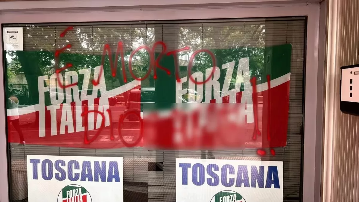 vandalizzate sedi forza italia lega