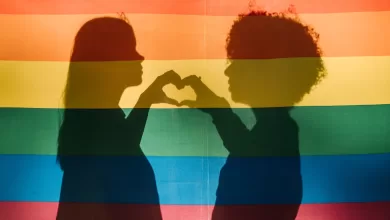 cesena educatore condivide bacio gay cancellato centro estivo