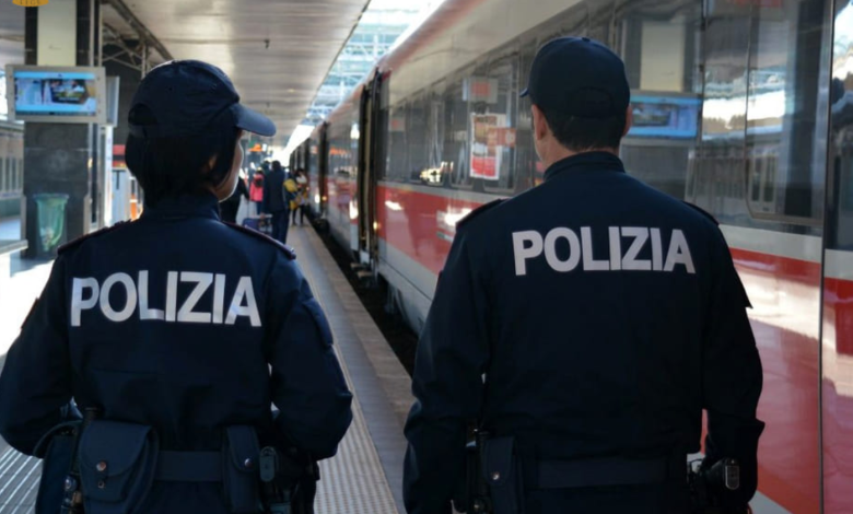 persone accoltellate treno arrestato milano