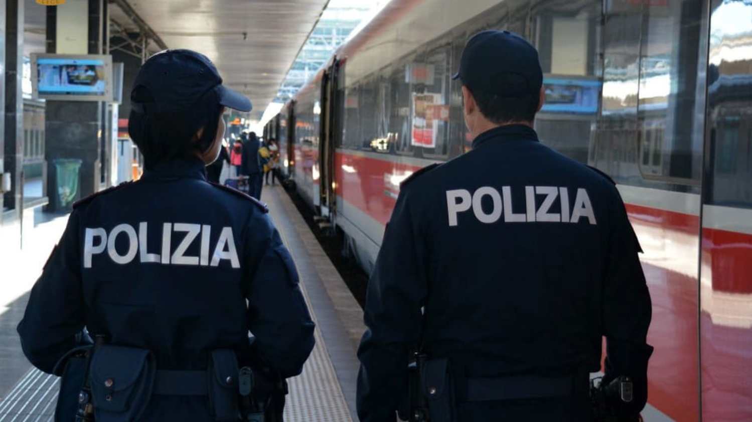 persone accoltellate treno arrestato milano