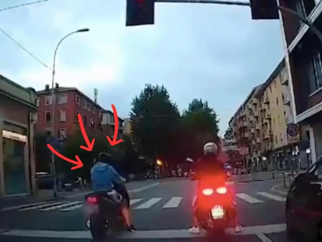 bologna-inseguimento-carabinieri-scooter