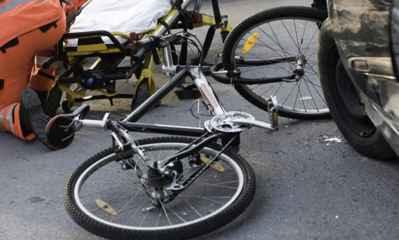 Milano ciclista travolta uccisa camion