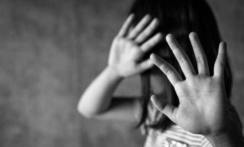 Pistoia abusi sessuali minorenni arrestato psicologo
