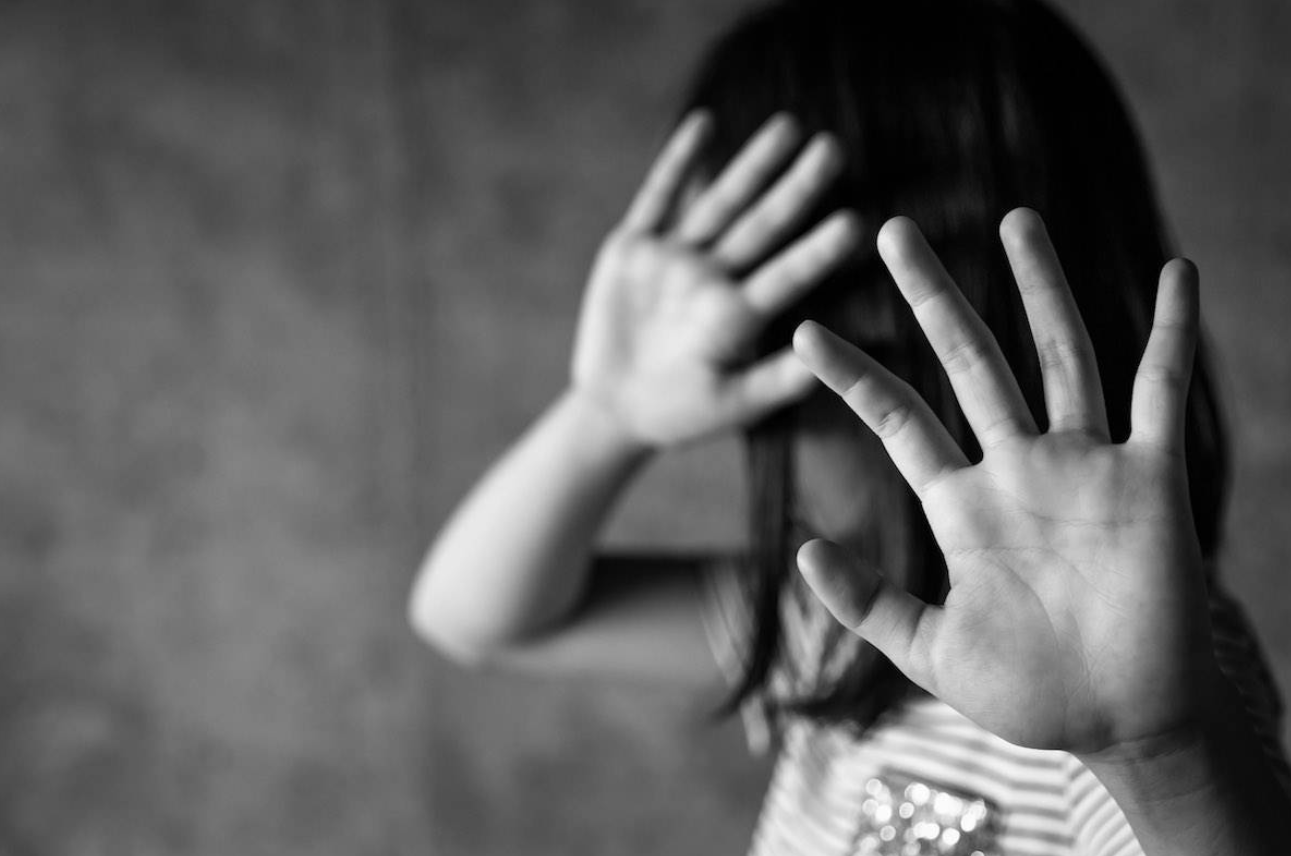 Pistoia abusi sessuali minorenni arrestato psicologo