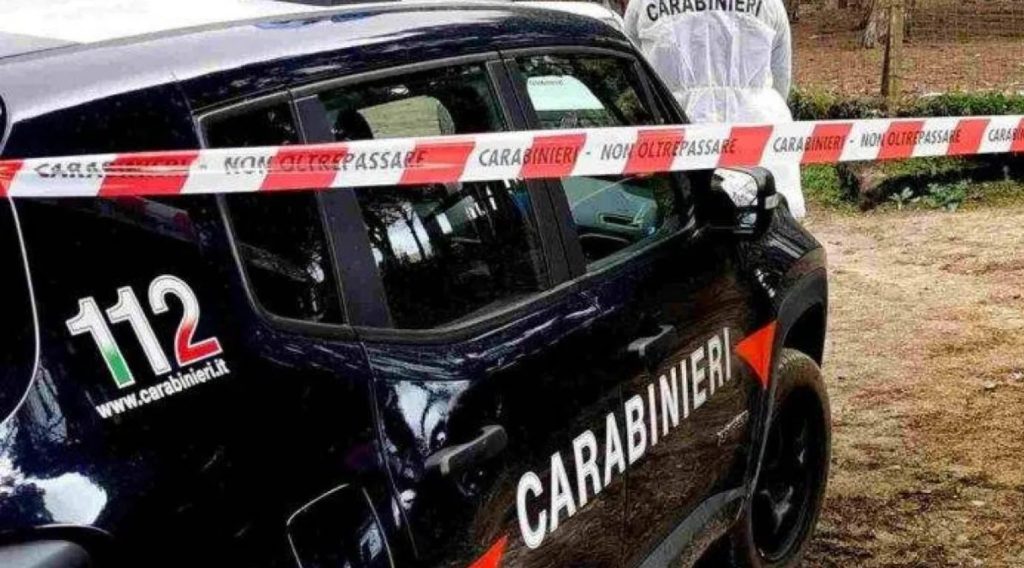 Napoli anziano morto casa omicidio