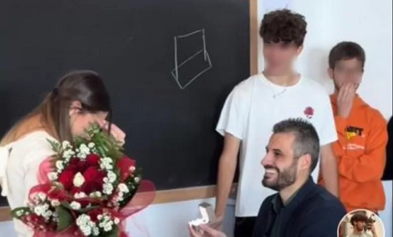 proposta-matrimonio-professore-classe-video-virale-peschici