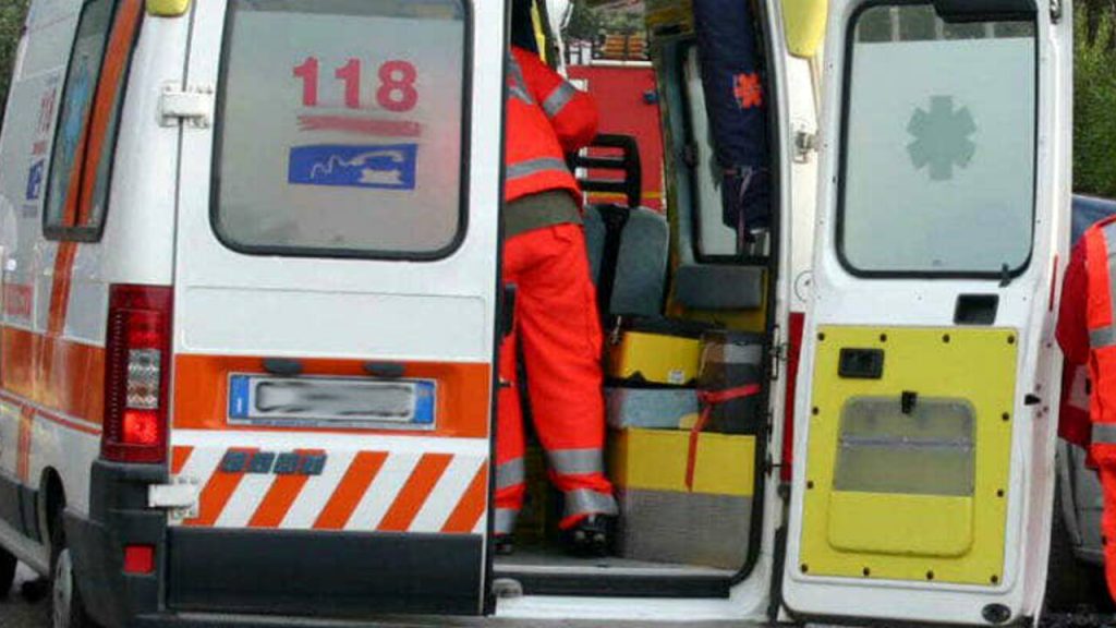 incidente auto solopaca morti