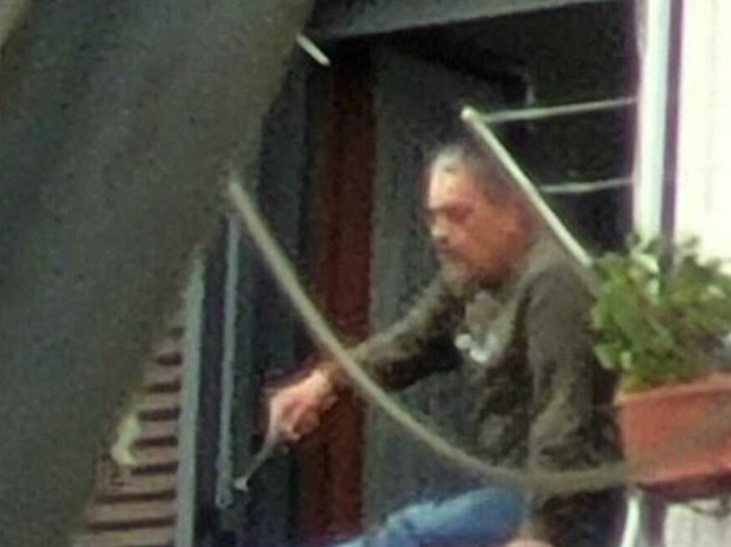 napoli-uomo-affaccia-spara-balcone-san-giovanni-teduccio-uccisa-moglie