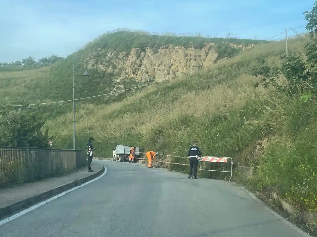 agropoli frana strada provinciale 184