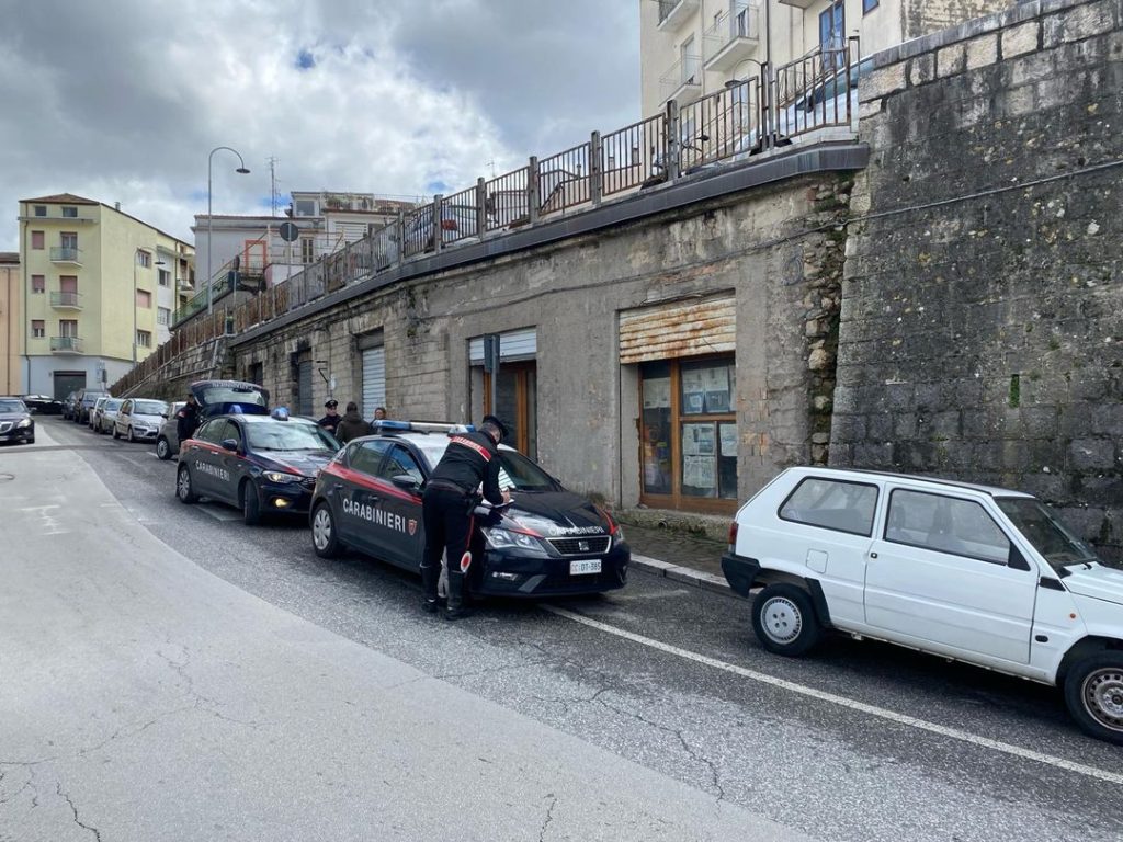 isernia anziano morto caduto cornicione