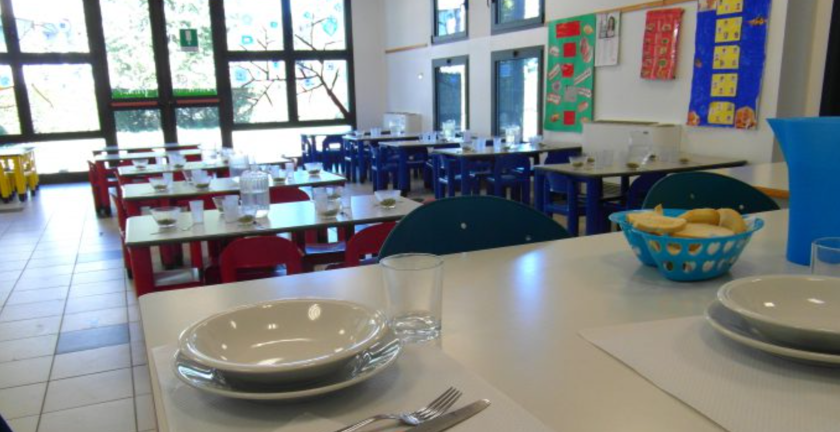 Milano chiodo insalata bambino scuola