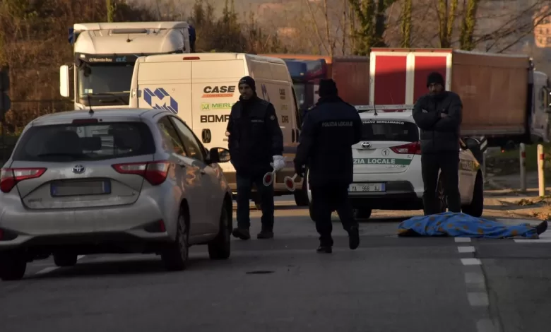 incidente roma auto invade corsia opposta morta 19 marzo