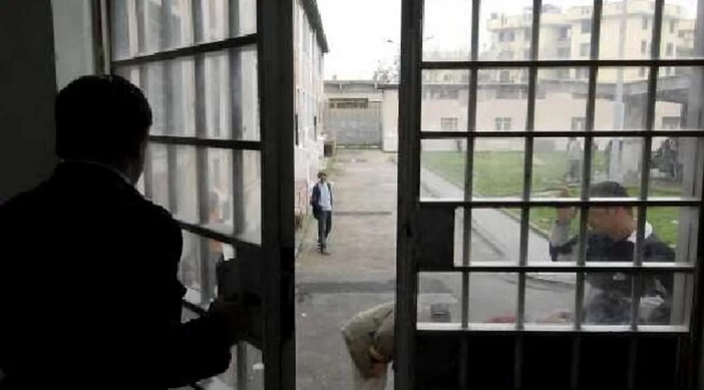 torino agente penitenziaria test omosessualità condannato ministero giustizia