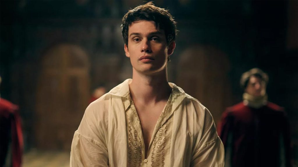 Nicholas Galitzine rotto caviglia Mary George