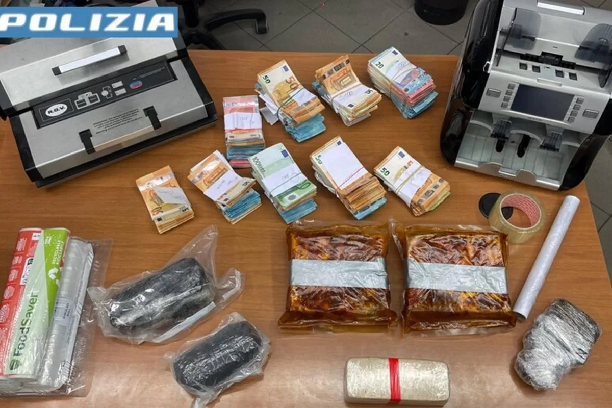 Milano 5 chili eroina nascosta soppressate arresti