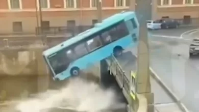 russia autobus precipita fiume morti feriti bilancio 10 maggio