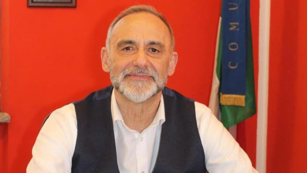 Claudio Manara sindaco Corte Palasio suicida