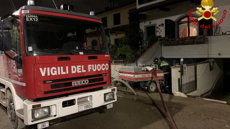 donna muore incendio casa Lucca
