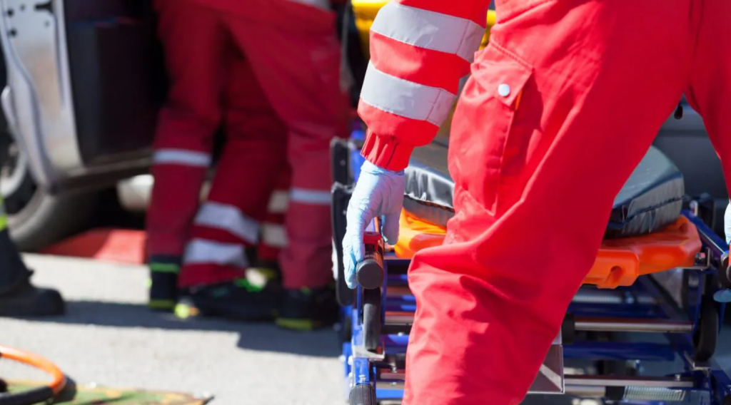 Lecco investita auto pirata gravi condizioni