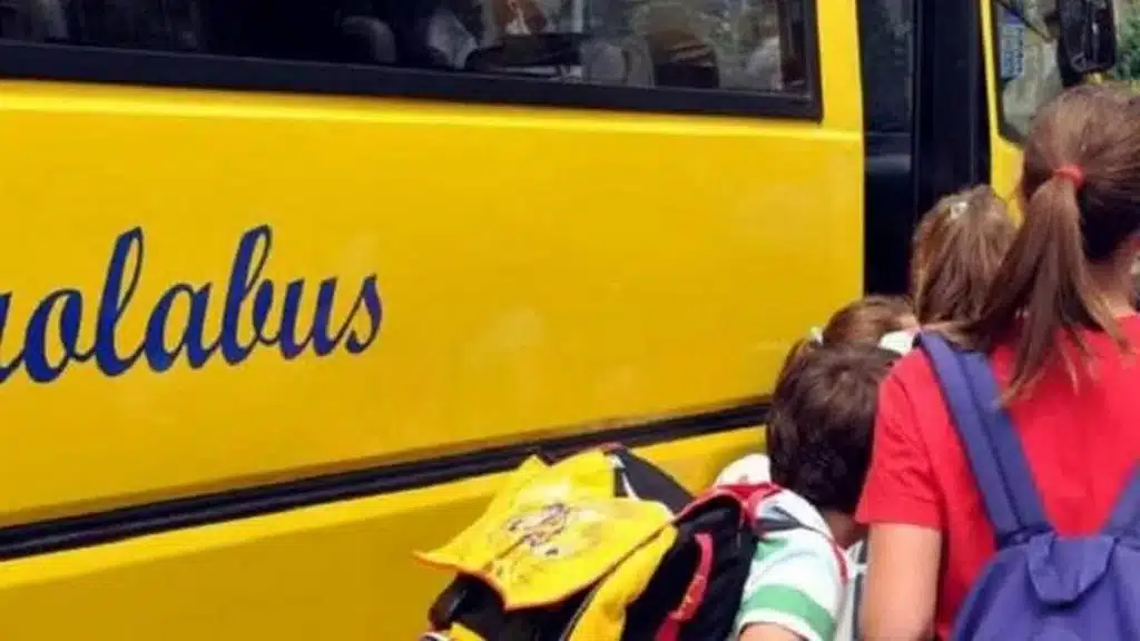 teramo bimba addormentata scuolabus ritrovata rimessa