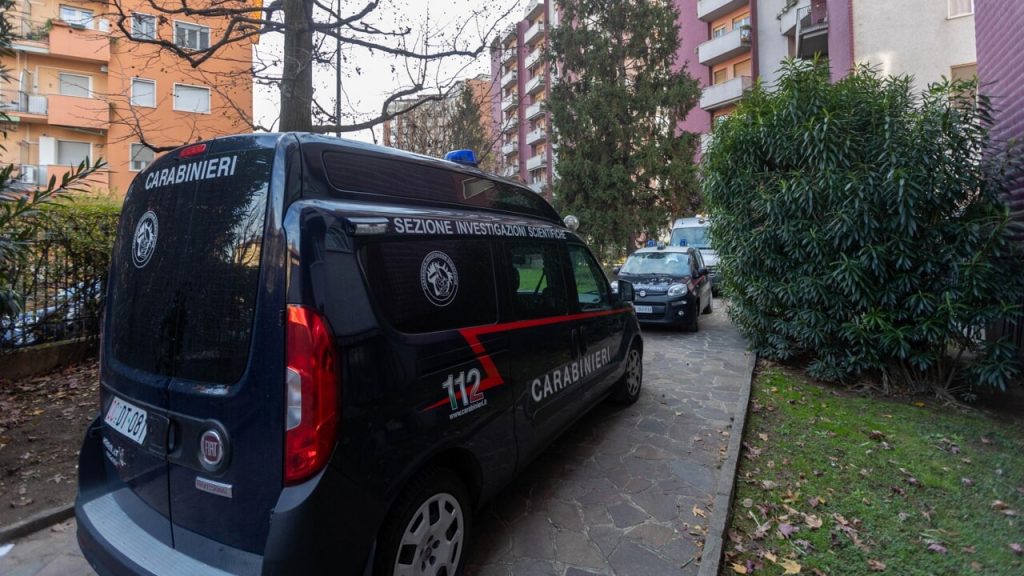 roma donna morta precipitata balcone
